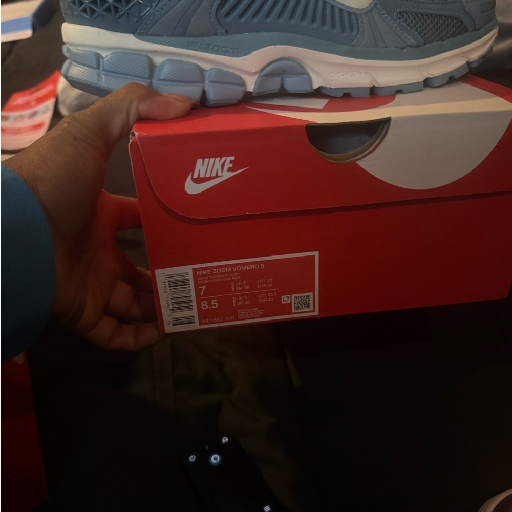 Nike Zoom Vomero 5 Sneakers